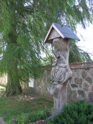 Драўляная скульптура "Езус у цярновым вянку"