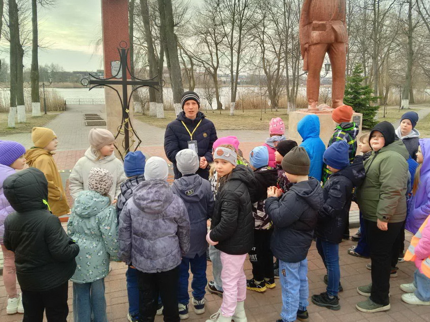 Вучні школы №2 падчас экскурсіі